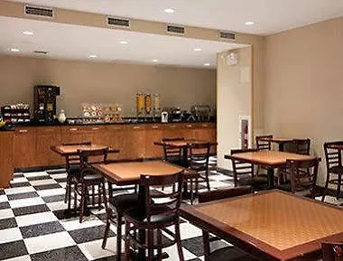 Howard Johnson By Wyndham Jamaica Ny Near Airtrain Jfk New York